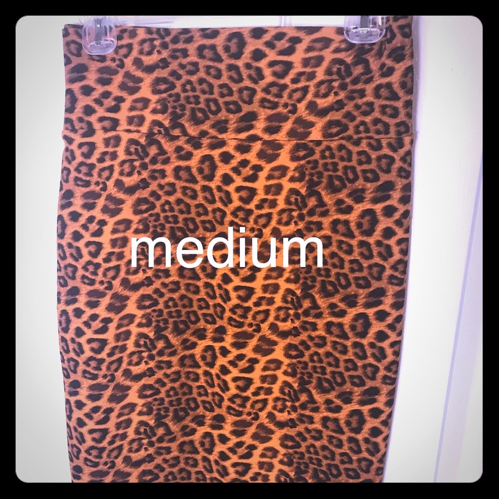 Leopard print skirt stretchy